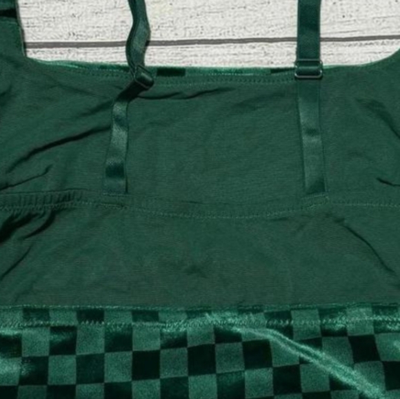 Velour Green Checkard Crop Bra Top (M) - Picture 7 of 16